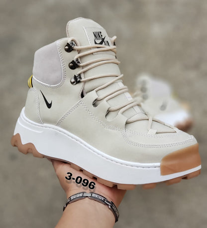BOTA NIKE